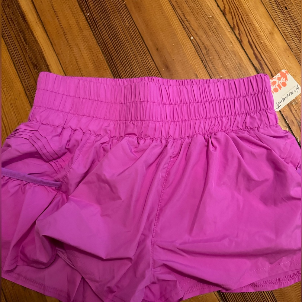 Free People Movement “Get your flirt on short” in a size xs